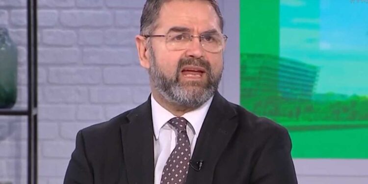 Alldaynews.gr Porta potty party στη Μύκονο με γνωστές Ελληνίδες κατήγγειλε ο Μπαλάσκας: «Μετά είχαμε γύρισμα το απόγευμα, το πρωί εκπομπή»