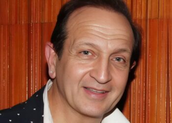 Σπύρος Μπιμπίλας: «Δεν υπάρχει ημέρα που να μην κάνω καθαρισμό προσώπου και να μην βάλω κρέμες»