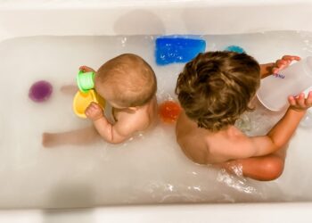 Οικογενειακή τραγωδία: Μητέρα σκότωσε τα παιδιά της – Τα έπνιξε στη μπανιέρα