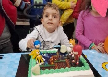 Ο Παναγιώτης – Ραφαήλ γιόρτασε τα έβδομα γενέθλιά του: Η συγκινητική ανάρτηση των γονιών του