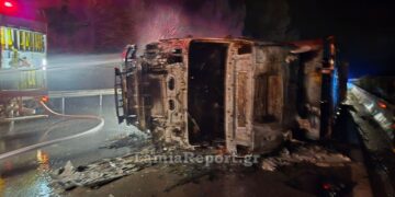 Alldaynews.gr Νεκρός οδηγός στην Εθνική οδό: Φορτηγό τούμπαρε και τυλίχτηκε στις φλόγες (φωτο)
