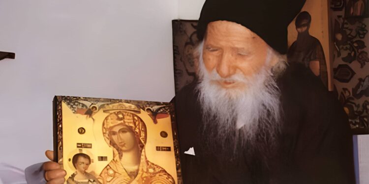 Άγιος Πορφύριος: «Δεν μου αρέσει να προφητεύω αλλά θα σας πω μια προφητεία»