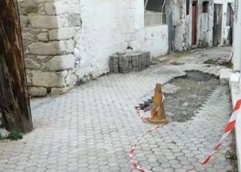 Αίτημα του δημάρχου να κηρυχθούν οι Βούτες σε κατάσταση έκτακτης ανάγκης λόγω των ρωγμών – Το φρικιαστικό σενάριο της καθίζησης