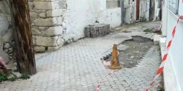 Alldaynews.gr Αίτημα του δημάρχου να κηρυχθούν οι Βούτες σε κατάσταση έκτακτης ανάγκης λόγω των ρωγμών – Το φρικιαστικό σενάριο της καθίζησης