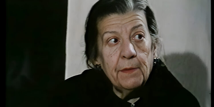 Την ξέχασαν όλοι: Η αγαπημένη ηθοποιός πέθανε μόνη με ένα τσιγάρο στο χέρι! Το κατάλαβαν οι άνθρωποι στο μαγειρείο που έπαιρνε κάθε μέρα φαγητό