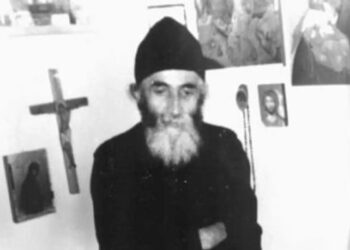 Άγιος Παΐσιος: «Οι άνθρωποι απομακρύνθηκαν από τον Θεό και τελικά όσα βγάζουν από τη δουλειά τα δίνουν στους γιατρούς»