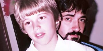 Η ιστορία του καμεραμάν που σκότωσε τον βıαστή του γιου του μπροστά στις κάμερες και αναδείχθηκε σε λαϊκό ήρωα