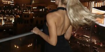 Ιωάννα Τούνη: Νέες φωτογραφίες από το Ντουμπάι με μαύρο φόρεμα και φόντο τους ουρανοξύστες