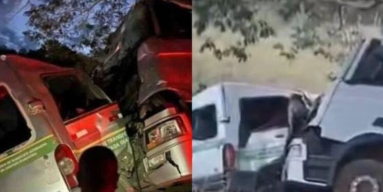 Alldaynews.gr Τραγωδία: Τουλάχιστον 8 νεκρά παιδιά σε σφοδρό τροχαίο – Σύγκρουση επιβατικού βαν με νταλίκα