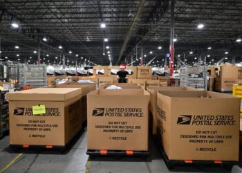 Εμπορικός πόλεμος μεταξύ ΗΠΑ-Κίνας: Το Χονγκ Κονγκ αναστέλλει τις αποστολές δεμάτων στις ΗΠΑ