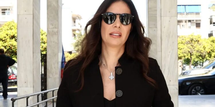 Η Εύη Βατίδου αποκάλυψε τον τρόπο που κερδίζει χρήματα