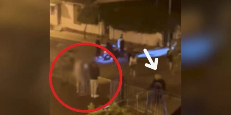Alldaynews.gr Συνελήφθη ο 15χρονος που πέταξε βαρελότα στα πόδια της 85χρονης – Χειροπέδες και στους γονείς του
