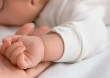 Σπάνια μεταμόσχευση – Βρέφος 8 μηνών έδωσε δώρο ζωής σε 48χρονη γυναίκα