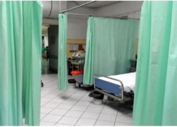 «Κάνε λίγο πιο αριστερά, γιατί πίσω σου βρίσκονται ο Άγιος Νεκτάριος και ο Μέγας Βασίλειος»