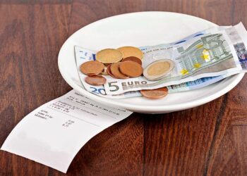 ΑΥΤΟΙ ΕΙΝΑΙ οι λόγοι που κάποιοι δεν αφήνουν tips στον σερβιτόρο, σύμφωνα με τους ψυχολόγους