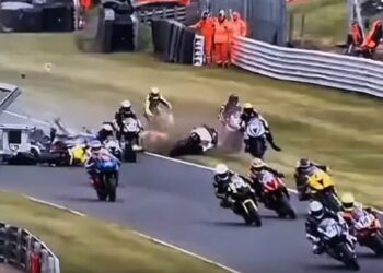 Τραγωδία: Σοκαριστική εκκίνηση σε αγώνες μοτοσυκλέτας – 2 νεκροί αναβάτες σε τρελή καραμπόλα