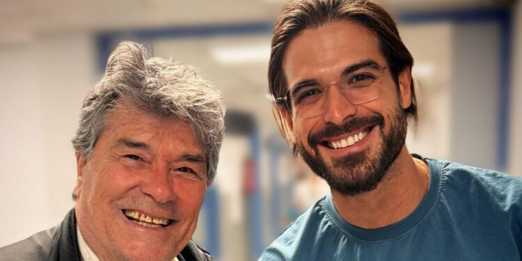 Άρης Μουγκοπέτρος: Η φωτογραφία με τον Πάνο Μιχαλόπουλο στο νοσοκομείο – «Περαστικά…»