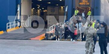 Alldaynews.gr ΕΚΤΑΚΤΟ: Προειδοποίηση για βόμβα στο Blue Star – Εκκενώθηκε το πλοίο στο οποίο επέβαιναν 750 άνθρωποι