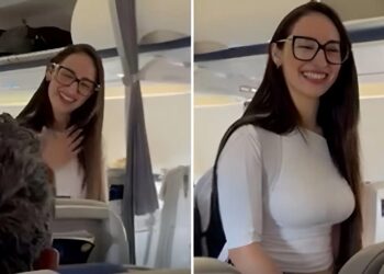 Κλαυδία: Χαμογελαστή και ευδιάθετη επιστρέφει στην Ελλάδα – Το βίντεο μέσα από το αεροπλάνο