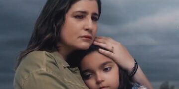 Alldaynews.gr Καθηλώνει το τρέιλερ της νέας σειράς του Alpha, «Να με λες μαμά»: «Είμαστε μαζί και οι δύο… Τίποτα κακό δε θα γίνει»