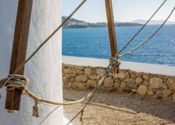 Σοκ στη Μύκονο: 45χρονος υπέστη υπογλυκαιμικό σοκ και ξυλοκοπήθnκε από αστυνομικούς που τον πέρασαν για τοξικομανή