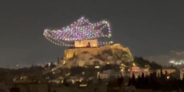 Ακρόπολη: Τι απαντά η Adidas για το show με τα drones – Μήνυση από το υπουργείο Πολιτισμού