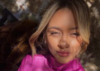 Τέμπη: Συγκινεί η μητέρα της Αναστασίας Πλακιά – «Το πιο “γλυκό χρόνια πολλά μανουλίτσα” θα έρχεται μόνο στα όνειρα μου»