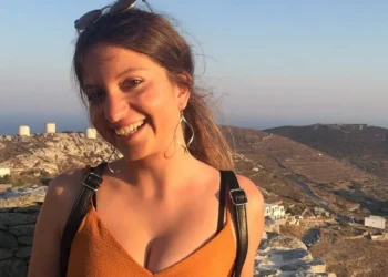 Alldaynews.gr Θρήνος για τον θάνατο της 27χρονης χειρουργού Αρετής Μελάνη – Πήγαινε να αναλάβει βάρδια στο νοσοκομείο