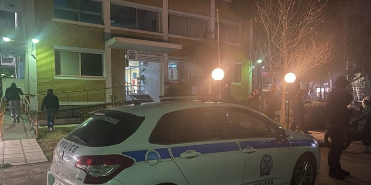 Alldaynews.gr Κρατούμενος έβαλε φωτιά σε Αστυνομικό Τμήμα