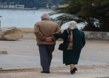 Δεν είναι ο «γέρος» και η «γριά», ανónτε*