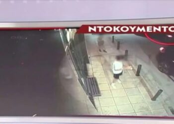 Άγριο έγκλημα στην χώρα μας: Δολοφόνησε με 17 μαχαιριές τον σύντροφο της πρώην του μέσα σε ψητοπωλείο