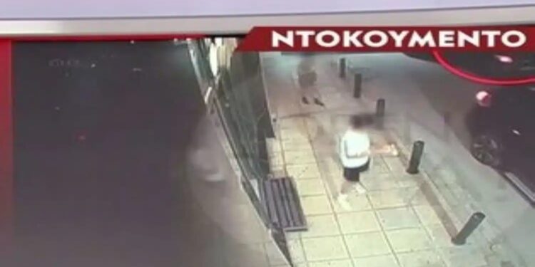 Άγριο έγκλημα στην χώρα μας: Δολοφόνησε με 17 μαχαιριές τον σύντροφο της πρώην του μέσα σε ψητοπωλείο