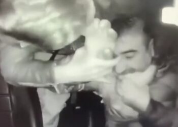 Βίντεο-Σοκ: Άγρια επίθεση Βρετανού τουρίστα σε οδηγό ταξί – Σε κώμα ο οδηγός