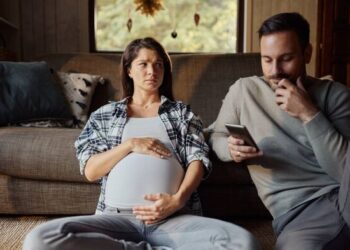 Αληθινή ιστορία: “Ο άντρας μου με απάτησε όταν ήμουν έγκυος επειδή πήρα κιλά”