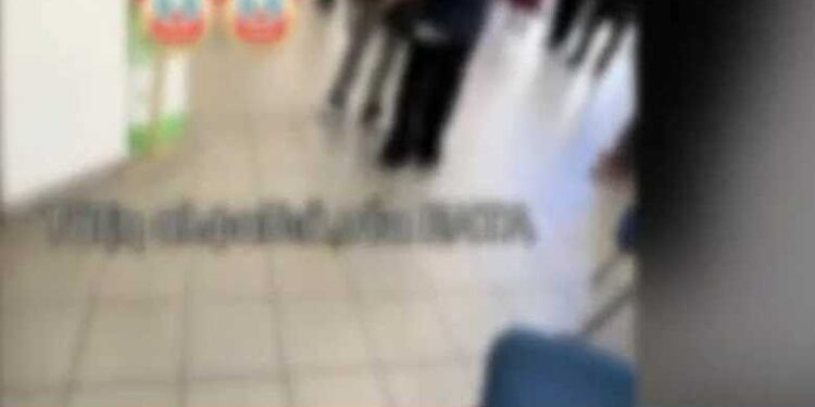 Alldaynews.gr Χαμός στα ΕΛΤΑ όταν δεν παραχώρησαν προτεραιότητα σε έγκυο – «Μπορεί να περιμένει, δεν την πιάσαν οι πόνοι»