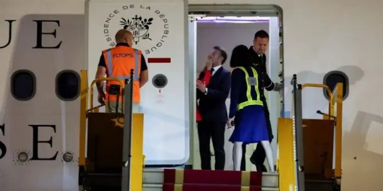 Μακρόν για το «χαστούκι» της Μπριζίτ: «Ήταν απλώς ένα πείραγμα μεταξύ μας – Είναι λίγο αστείο όλο αυτό»