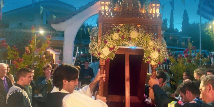 Λιτανεία στο Προκόπι Ευβοίας για να σταματήσουν οι σεισμοί