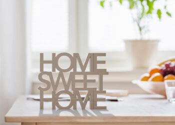 Σπίτι με άρωμα φρεσκάδας: Το απλό κόλπο με 1 φυσικό συστατικό που υπάρχει στο ντουλάπι της κουζίνας σας