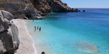 Alldaynews.gr Στους 7 πιο οικονομικούς προορισμούς παγκοσμίως: Το ελληνικό νησί που κάνεις αξέχαστες διακοπές με τιμές άλλης εποχής