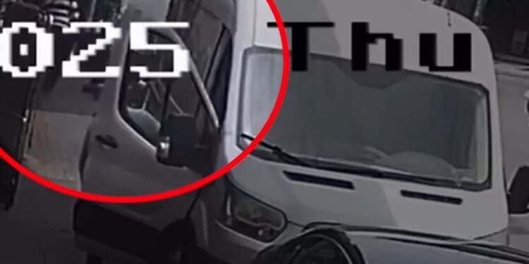 Alldaynews.gr Βίντεο ντοκουμέντο από το τροχαίο με εγκατάλειψη – Η στιγμή που ο οδηγός ΙΧ παραβιάζει το κόκκινο και πέφτει πάνω στην μηχανή