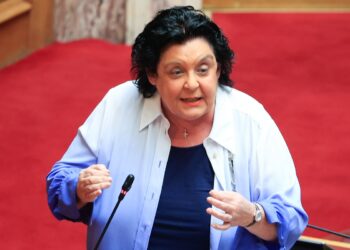 Alldaynews.gr Χαμός στη Βουλή με Κωνσταντοπούλου – Κανέλλη: «Ξεκίνησε την καριέρα της επί χούντας»