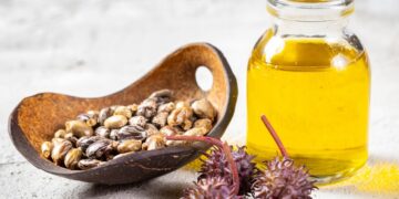 Alldaynews.gr Χρησιμοποιήστε καστορέλαιο πριν πάτε για ύπνο και θα εκπλαγείτε με το τι συμβαίνει