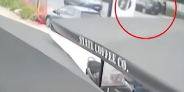 Alldaynews.gr Του έκλεψαν το αυτοκίνητο ενώ έπινε καφέ – Καρέ καρέ η καταδίωξη των δραστών (video)