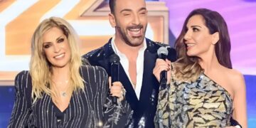 Alldaynews.gr Εκπομπές από χρυσάφι: Σε ποιους επώνυμους έδινε 80.000 ευρώ το μήνα ο Κοκλώνης
