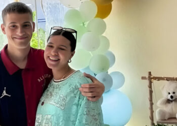 Γιάννης Κωνσταντέλιας: Ο 22χρονος ποδοσφαιριστής του ΠΑΟΚ και της Eθνικής ομάδας θα γίνει πατέρας