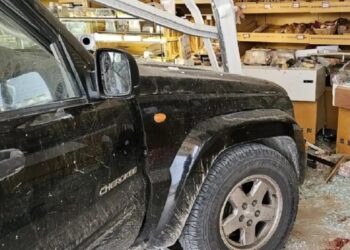 ΕΚΤΑΚΤΟ – Τραγωδία: Τζιπ «μπούκαρε» σε φούρνο και παρέσυρε πελάτες – Ένας νεκρός και ένας σοβαρά τραυματίας