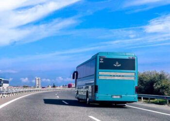 Αδιανόητο λάθος σε σχολική εκδρομή: Ξέχασαν 2 μαθήτριες στο δρόμο προς Θεσσαλονίκη (video)