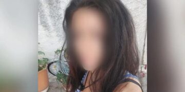 Alldaynews.gr «Θα φοβάμαι για πάντα, αλλά πρέπει να μεγαλώσω τα παιδιά», λέει η σύζυγος του επιχειρηματία που σχεδίαζε τη δολοφονία της κι ενός συνεργάτη του