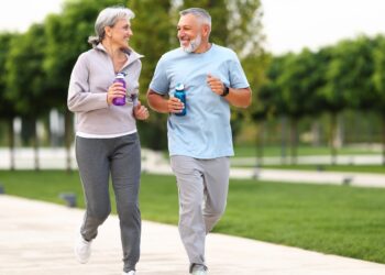 Η «μαγική» πρωτεΐνη που αναστρέφει τη γήρανση – Με μία δόση