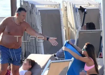 Γιώργος Λιάγκας – Μαρία Αντωνά: Κοινή εμφάνιση με μαγιό στην παραλία της Βουλιαγμένης! Αποκλειστικές φωτογραφίες
